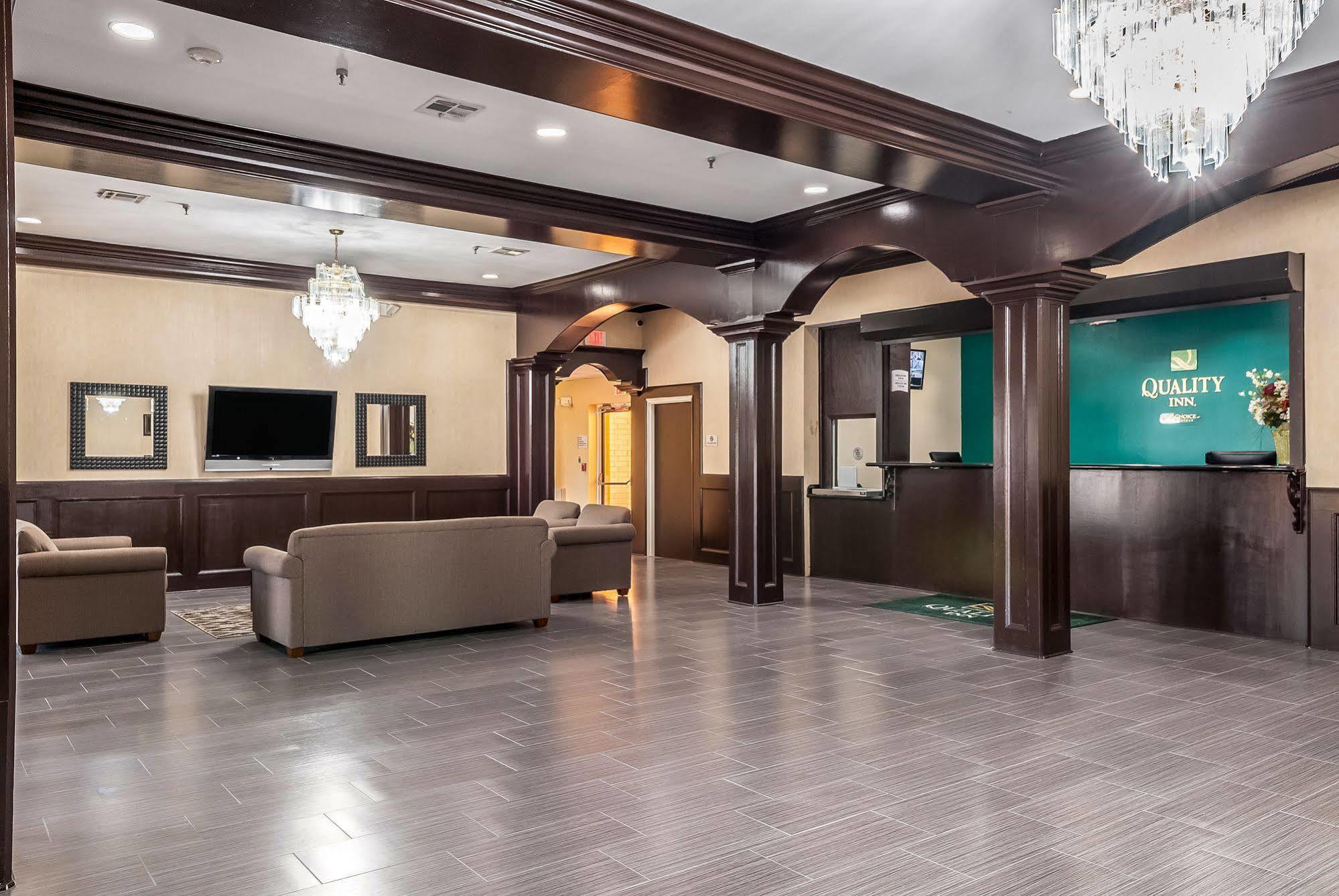 La Quinta New Orleans Hotel Exterior photo